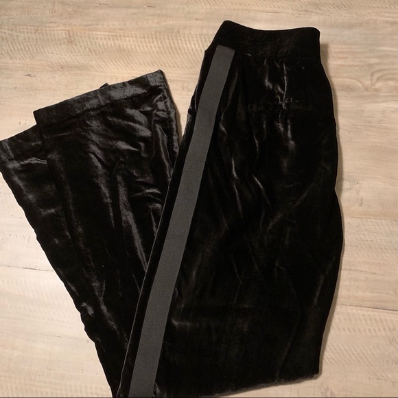 CHELSEA28 Velvet Wide Leg Trousers - Picture 8 of 8